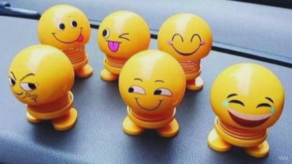 Emoticon Figure Smiling Face Spring Doll  Shaking Head Bobble Toy