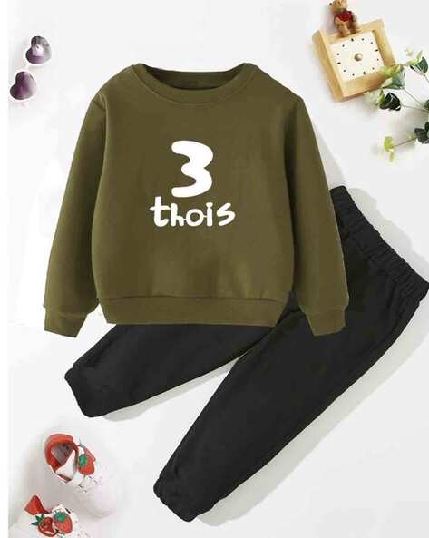 Stylish and comfortable T-shirt and trouser set for boys